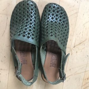 Calzado Hortega’s olive leather shoes from Mexico